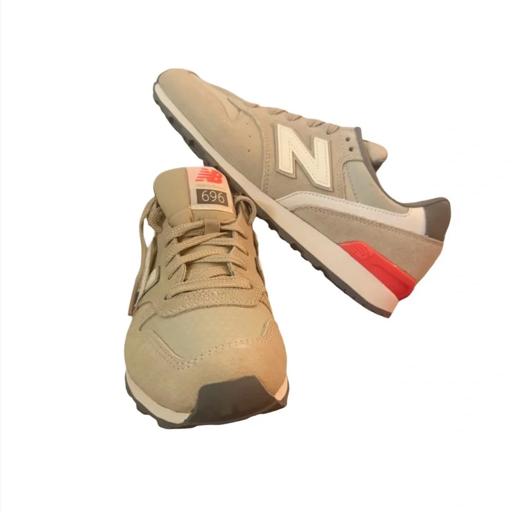 New Balance Blue and Red Shoe Box - Picture 4 of 5